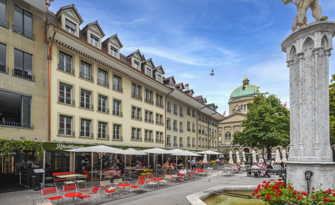Bärenplatz 9, 11, 27, 