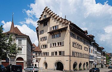 Kolinplatz 2, Zug