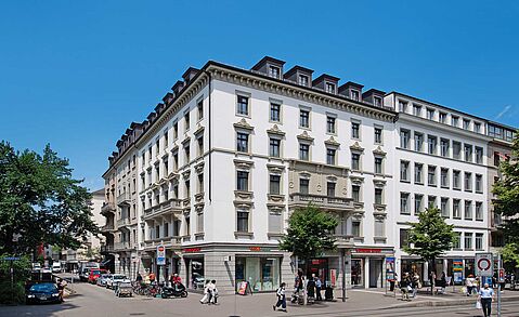 Bahnhofstrasse 81 / Schweizergasse 2, 4, Zürich